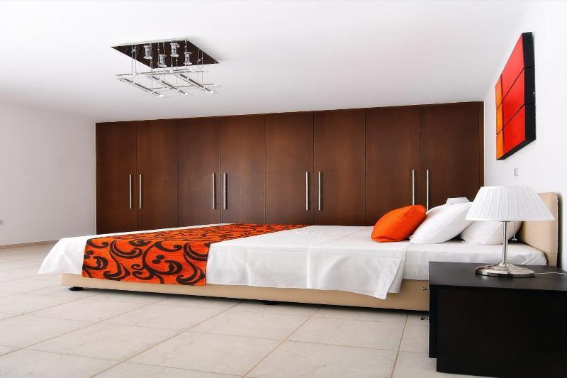 Oniros By Prestige Bookings Peyia Exterior foto